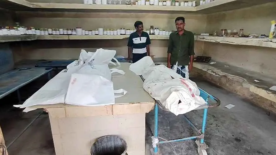 কুষ্টিয়ায় দুই ট্রাকের সংঘর্ষে ২ ব্যবসায়ী নিহত