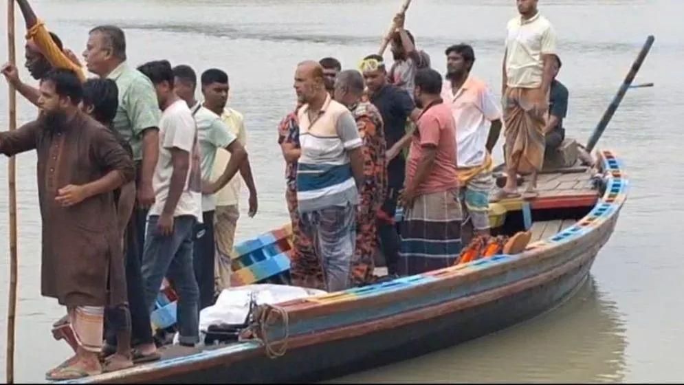 শীতলক্ষ্যায় নিখোঁজ ৩ জনের লাশ উদ্ধার