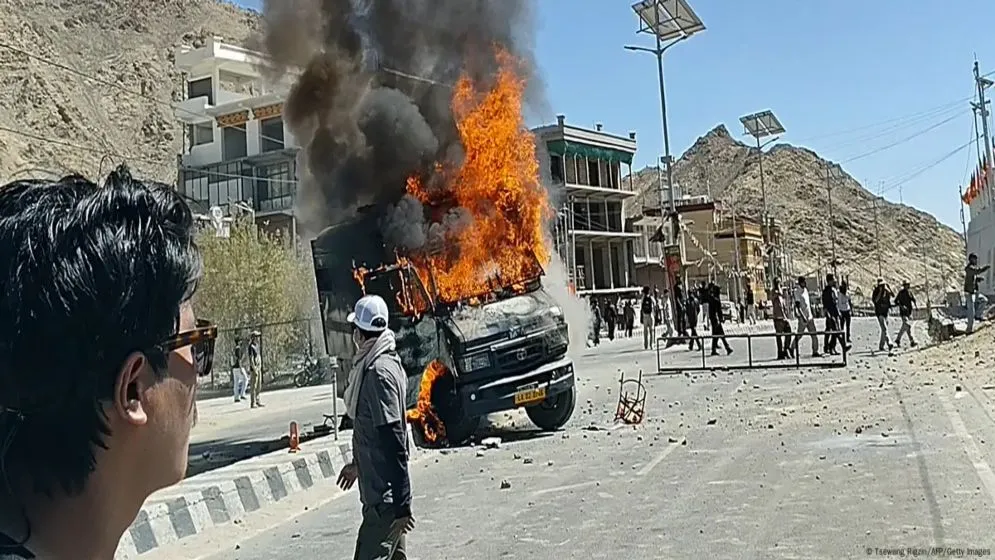 লাদাখে রাজ্য স্বীকৃতির দাবিতে জেনজিদের বিক্ষোভ, নিহত ৪