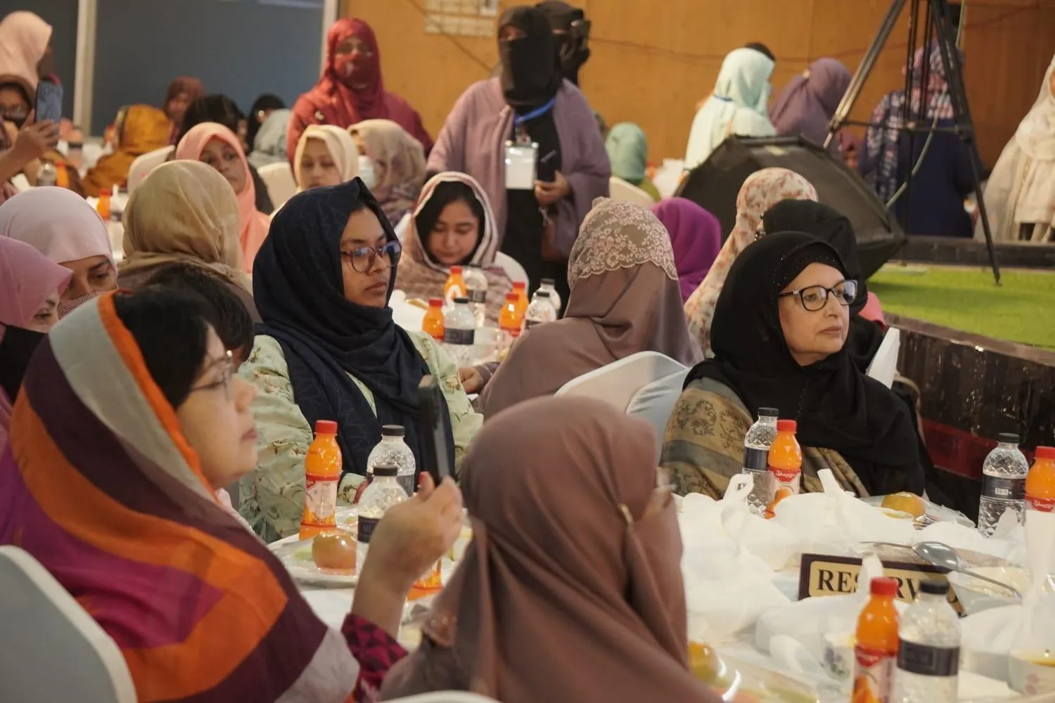 পেশাজীবিদের সম্মানে জাময়াতে ইসলামী মহিলা বিভাগের ইফতার মাহফিল অনুষ্ঠিত