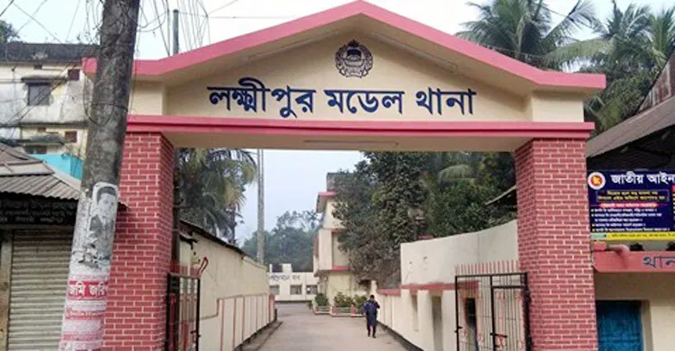 ছাত্রীকে যৌন হয়রানি, প্রধান শিক্ষককে পিটুনি দিয়ে পুলিশে সোপর্দ