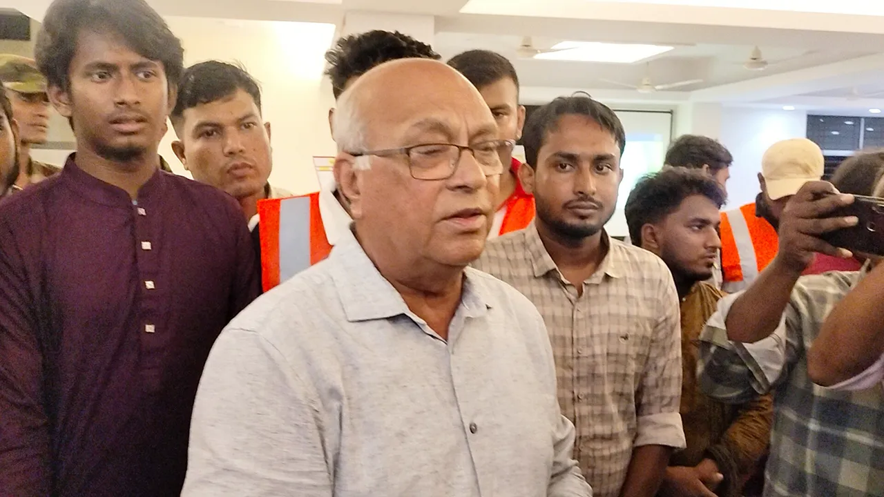 পানি কমতে শুরু করেছে, অচিরেই মানুষ বাড়িঘরে যেতে পারবে