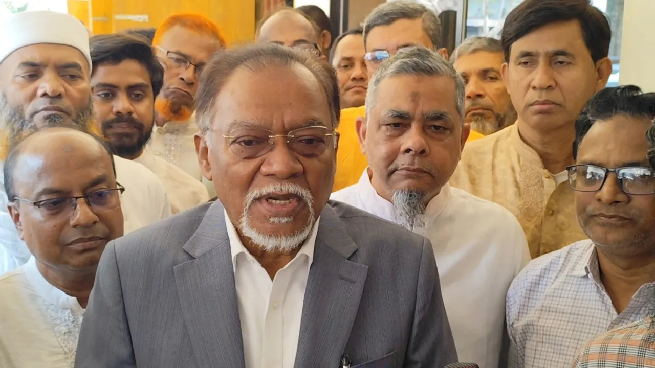 প্রধানমন্ত্রী তার প্ল্যান বাস্তবায়নে ঝাঁপিয়ে পড়েছেন : জনপ্রশাসন উপদেষ্টা