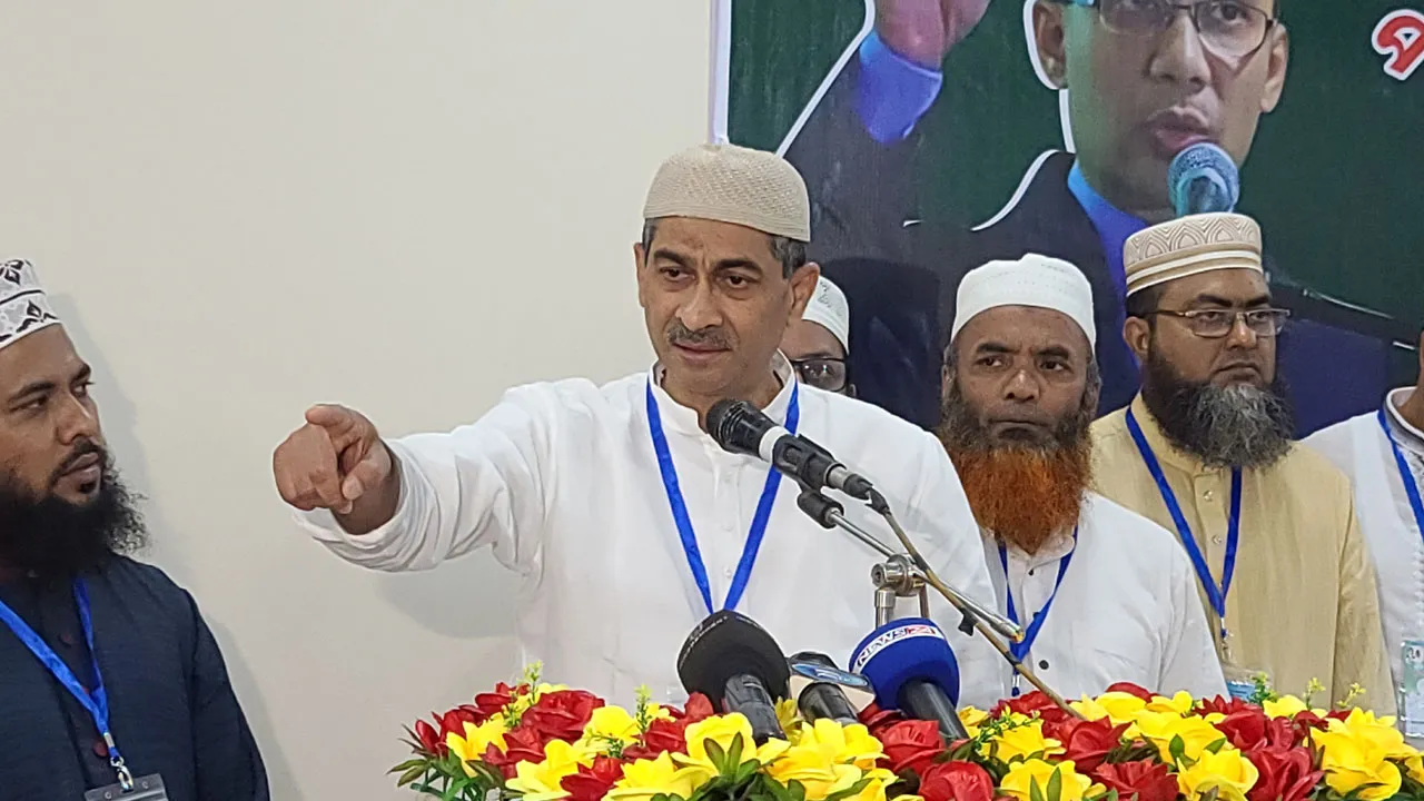 সেনাপ্রধানকে বিতর্কিত না করাটাই দেশের জন্য ভালো : এ্যানি