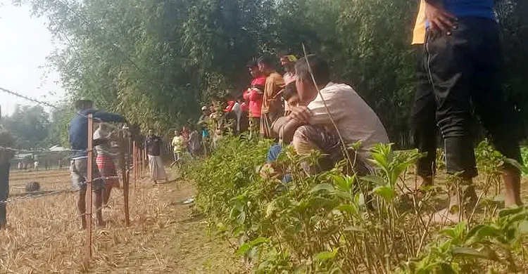 দহগ্রাম সীমান্তের শূন্যরেখায় কাঁটাতারের বেড়া দিলো বিএসএফ