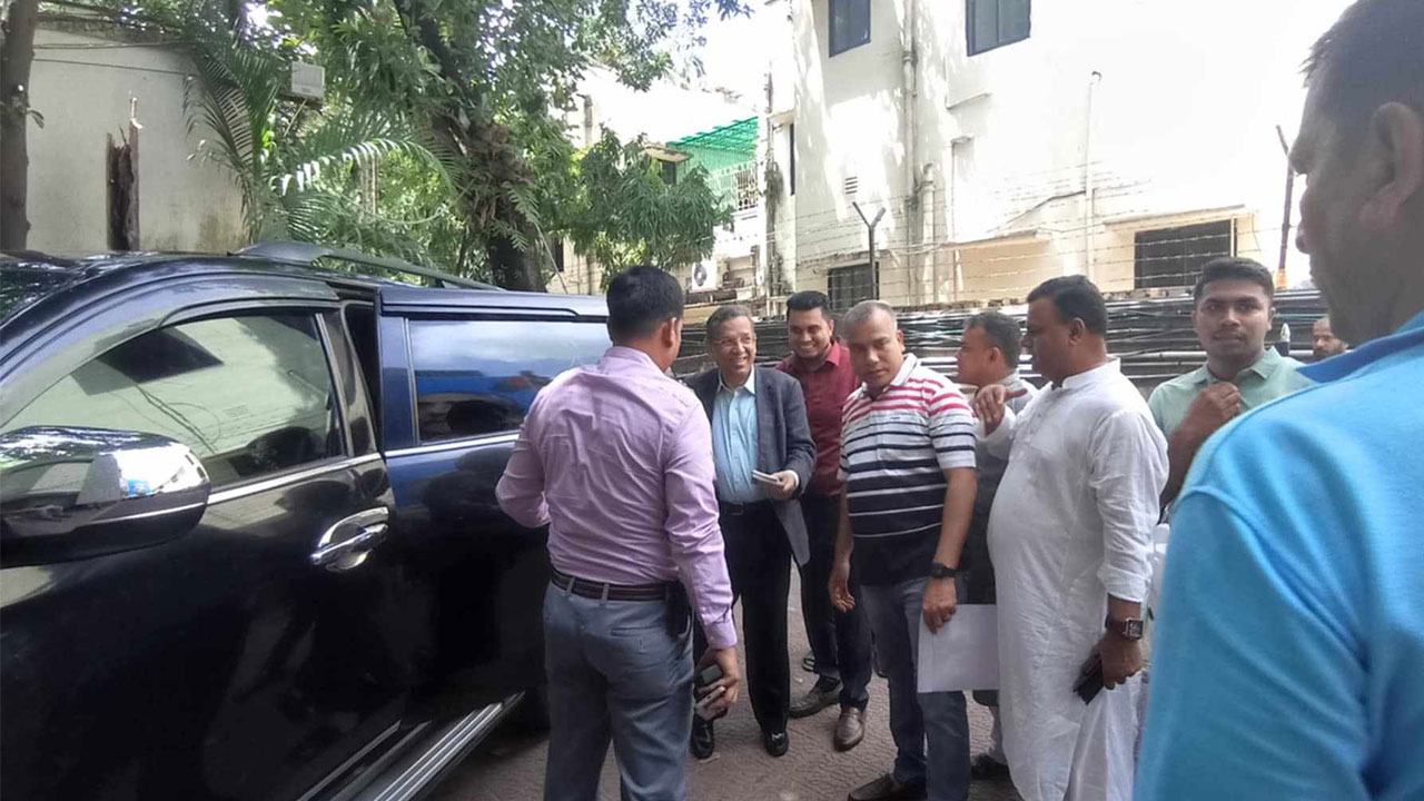 হঠাৎ মন্ত্রী-প্রতিমন্ত্রীদের নিয়ে রুদ্ধদ্বার বৈঠকে ওবায়দুল কাদের
