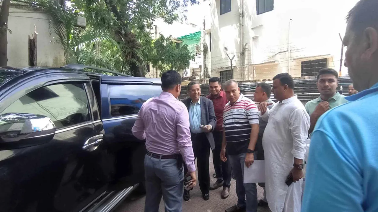হঠাৎ মন্ত্রী-প্রতিমন্ত্রীদের নিয়ে রুদ্ধদ্বার বৈঠকে ওবায়দুল কাদের