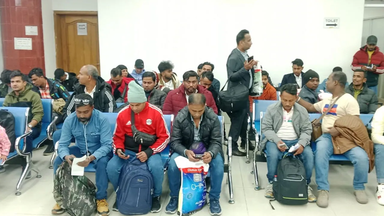 লেবানন থে‌কে ফিরেছে  ৯৪ বাংলাদেশি