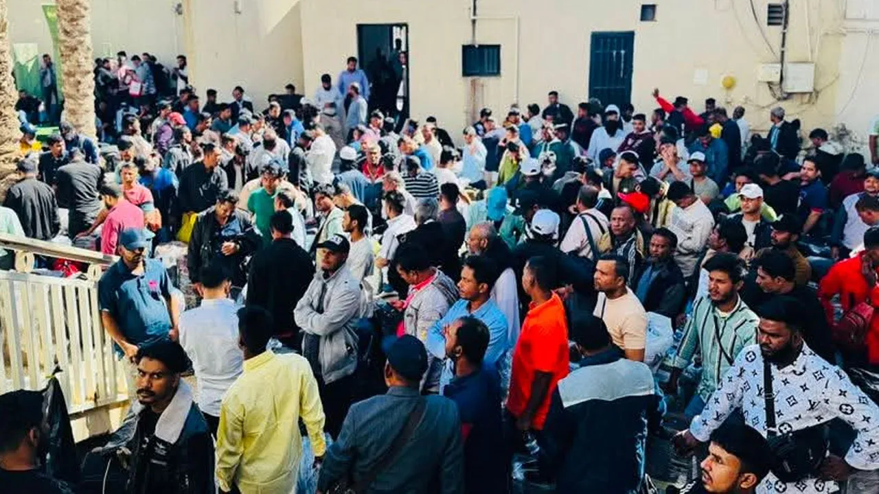 লিবিয়া থেকে দেশে ফিরছেন ৩০৯ বাংলাদেশি