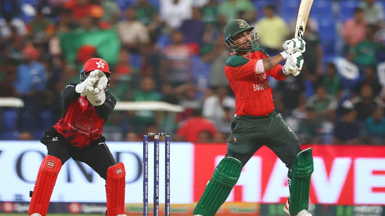 litton-batting-vs-hongkong