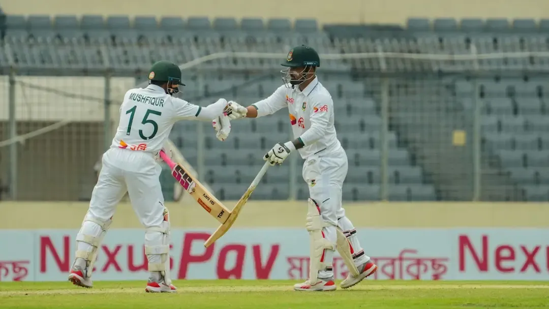 মুশফিকের শতক ও চারশ’র আশায় মধ্যাহ্নভোজে বাংলাদেশ