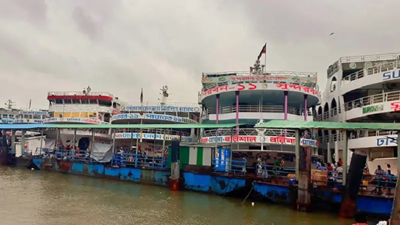 ৩ দিন বন্ধ থাকার পর নৌ ও সড়ক পথে যান চলাচল শুরু