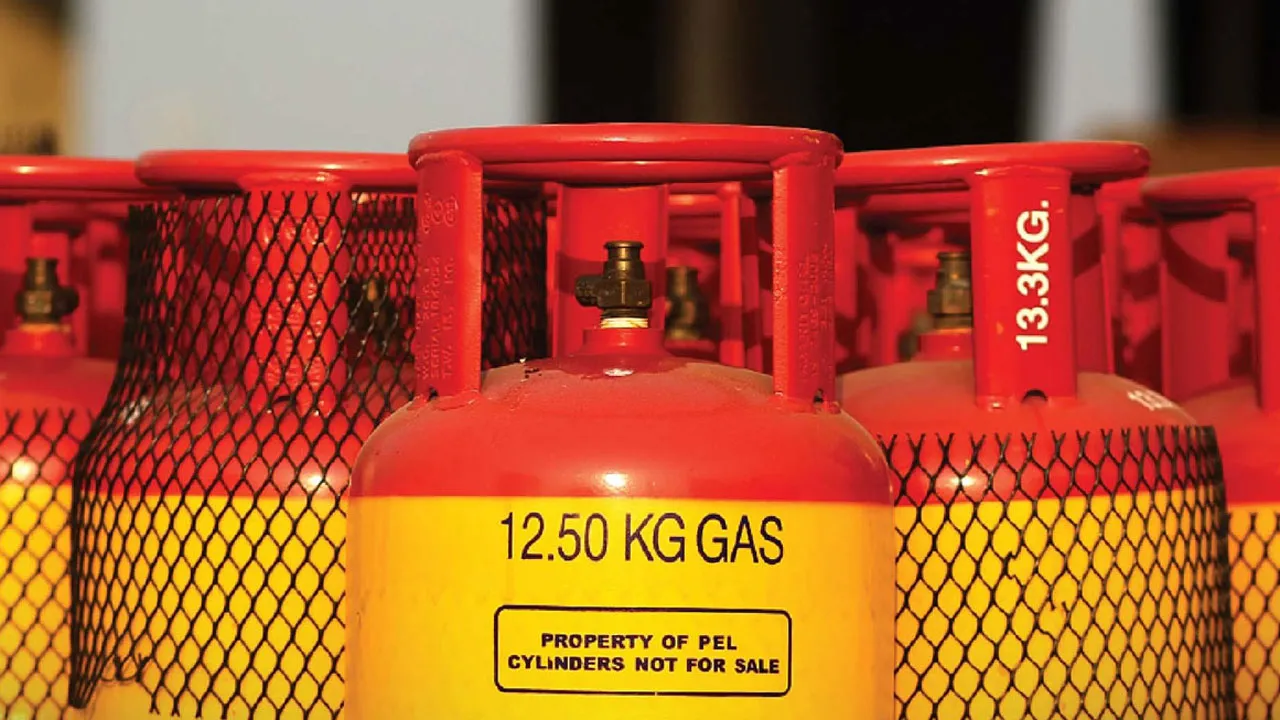 Govt seeks tax relief on LPG to ease supply crisis and curb rising costs