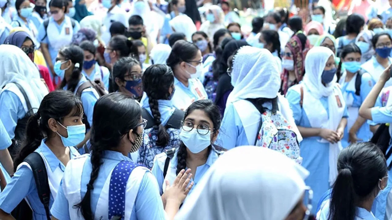 স্কুলে ভর্তির সুযোগ ৩ লাখ শিক্ষার্থীর, বেসরকারিতে শূন্য ৮ লাখ