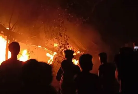 আছিয়াকে ধর্ষণের ঘটনায় জড়িতদের বাড়িতে অগ্নিসংযোগ