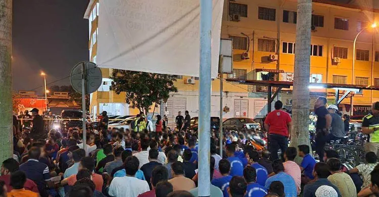 মালয়েশিয়ায় বাংলাদেশিসহ ৪৯০ অবৈধ অভিবাসী আটক