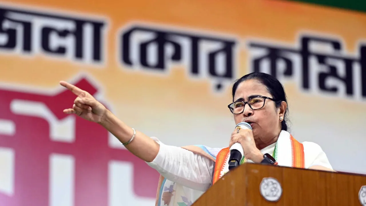 নিজেকে মুসলিমদের পাহারাদার বলে ঘোষণা মমতার