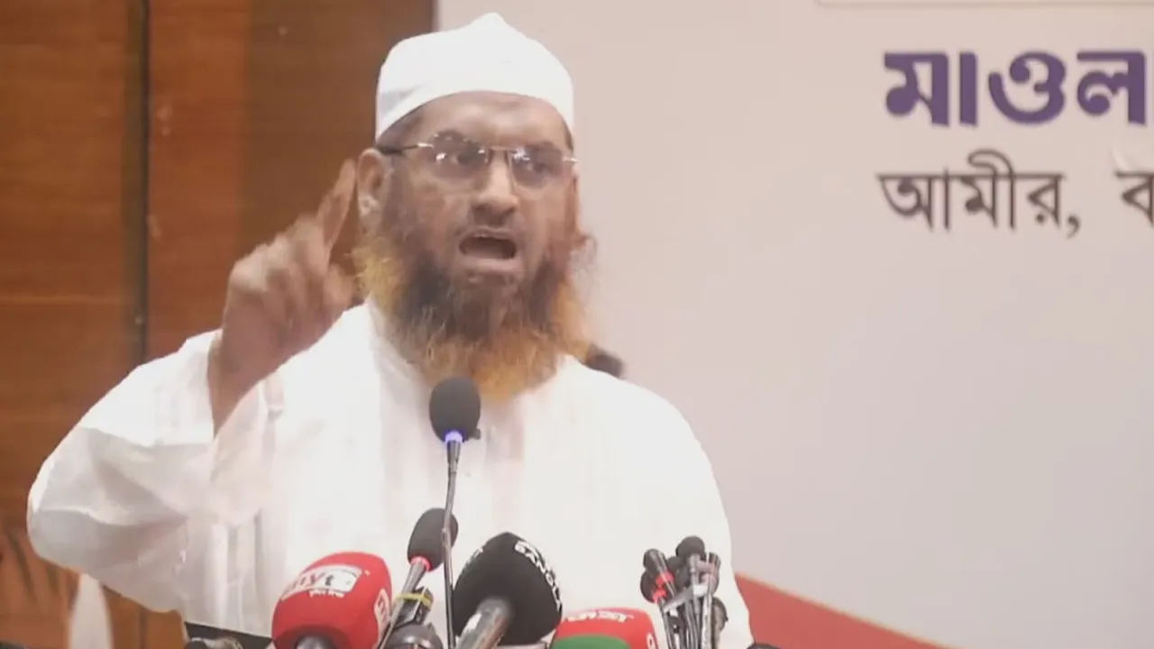 সরকারের ঘাড়ে ‘শেখ হাসিনার ভূত’ চেপেছে: মামুনুল হক