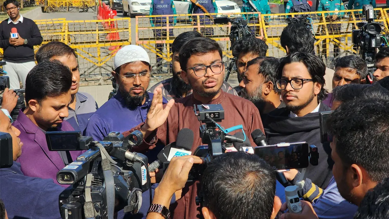 'We will return home after the Home Affairs Advisor resigns'