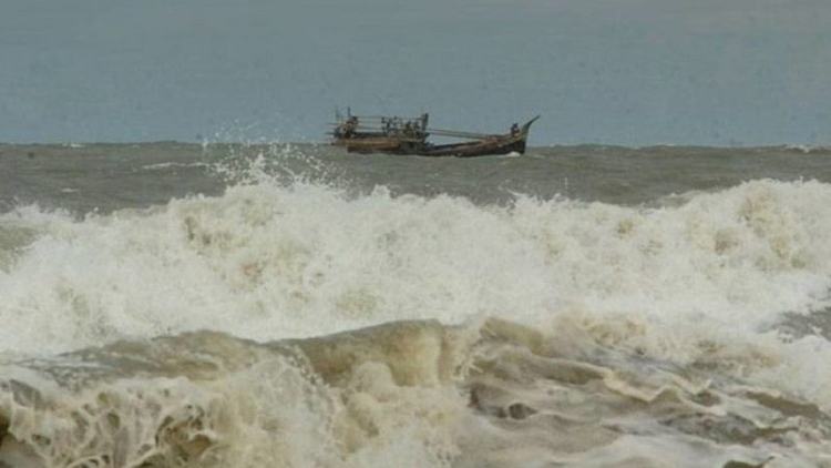 8 missing as lighter vessel sinks in Bay off Ctg port