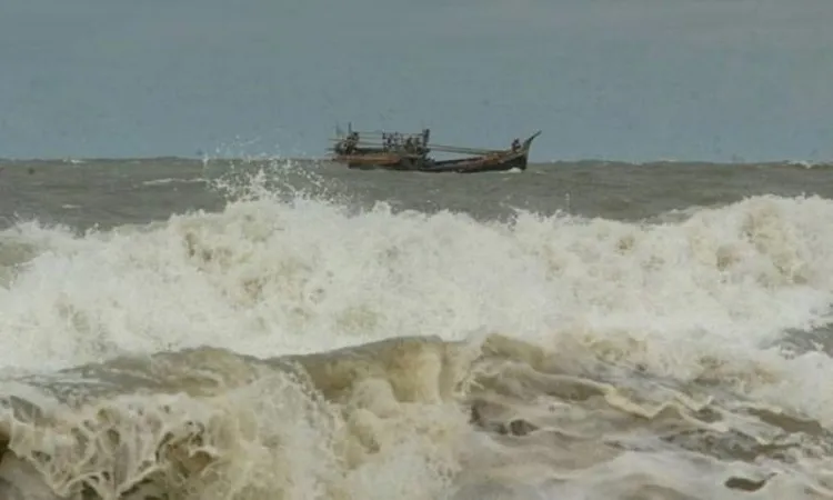 Maritime ports asked to hoist local cautionary signal No 1