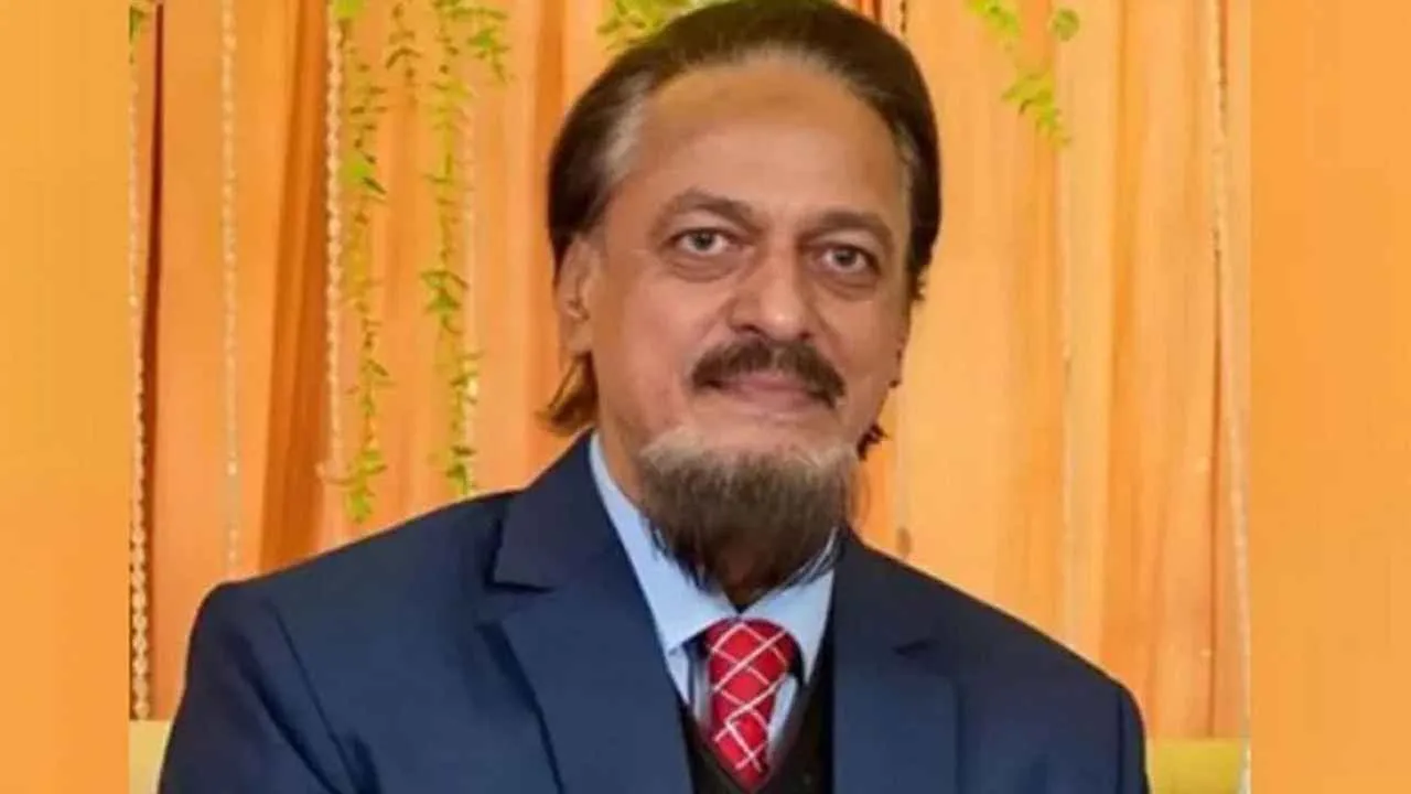 ট্রাইব্যুনাল চেয়ারম্যানের ফেসবুক-হোয়াটসঅ্যাপ অ্যাকাউন্ট হ্যাকড