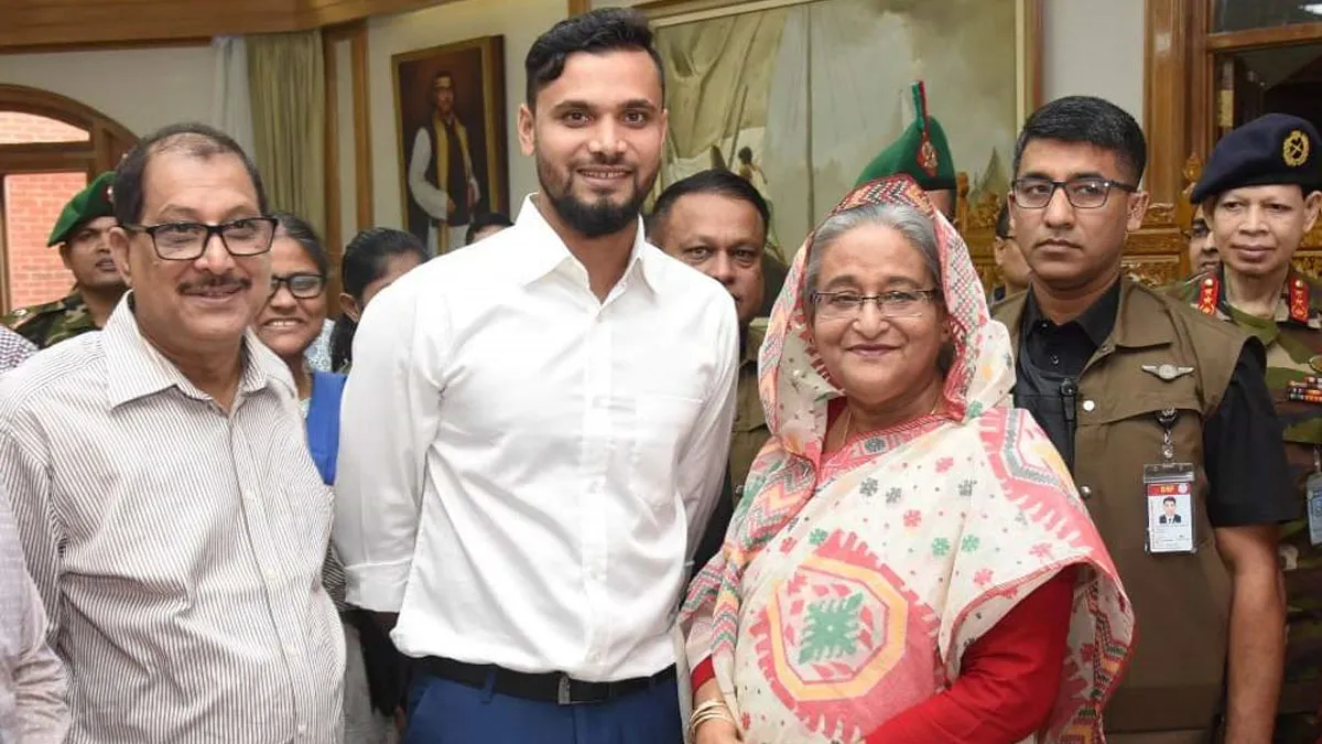 প্রধানমন্ত্রীকে কৃতজ্ঞতা ও ধন্যবাদ জানালেন মাশরাফি