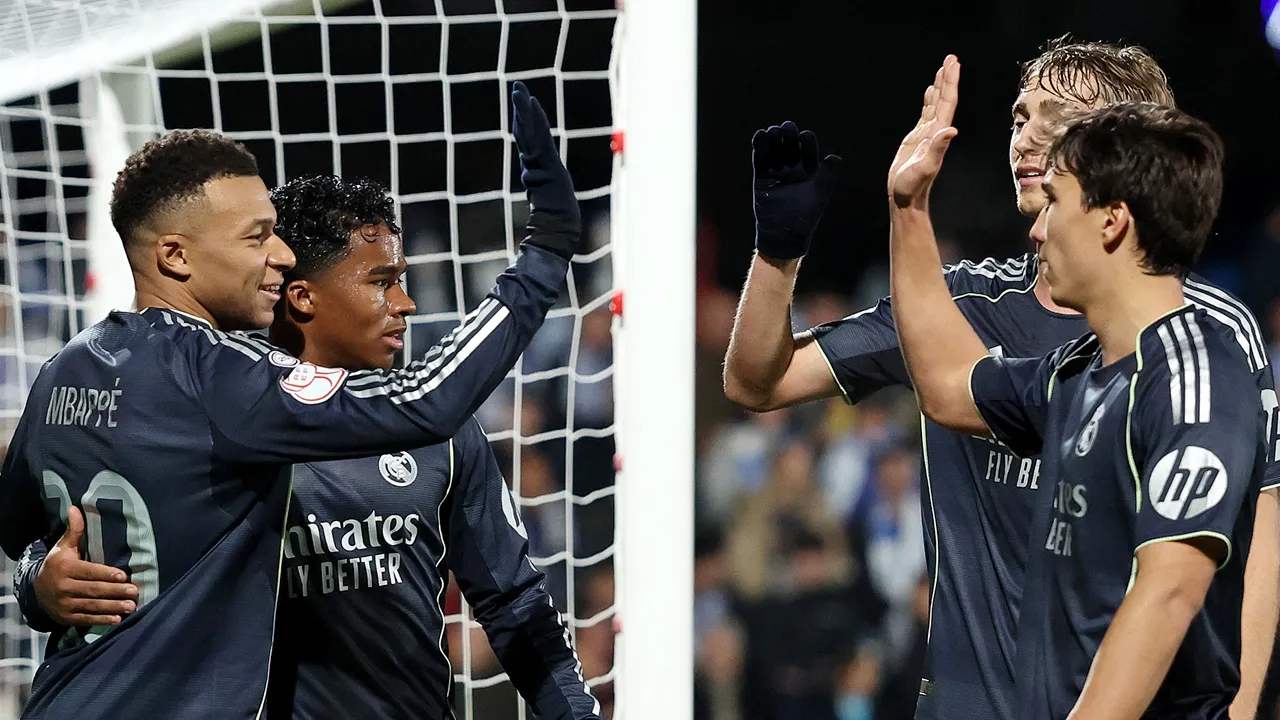 এমবাপের জোড়া গোলে হাফ ছেড়ে বাঁচল রিয়াল