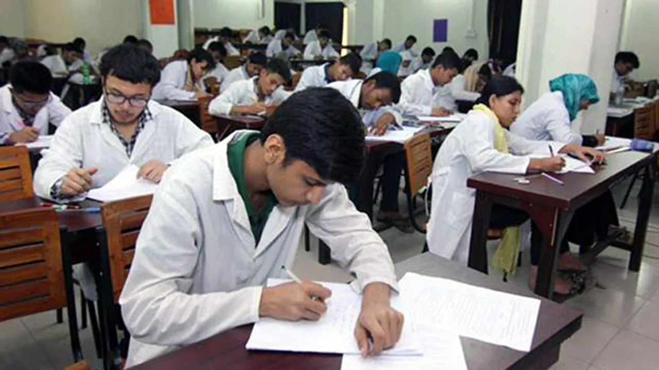 এমবিবিএস-বিডিএস ভর্তি পরীক্ষা অনুষ্ঠিত