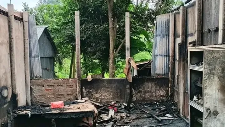 নেশার টাকা না দেওয়ায় বসতঘরে আগুন, তরুণ গ্রেপ্তার
