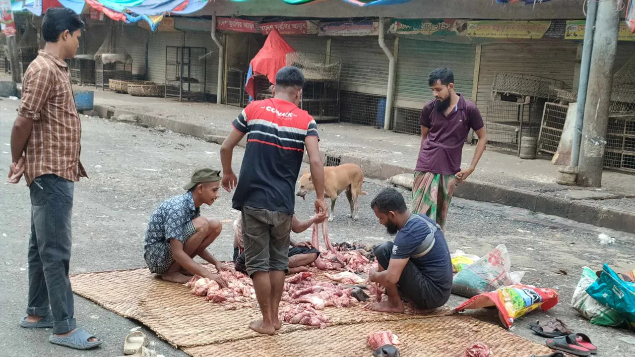 বিক্রি হচ্ছে কোরবানির মাংস, কেজি ৬০০ টাকা