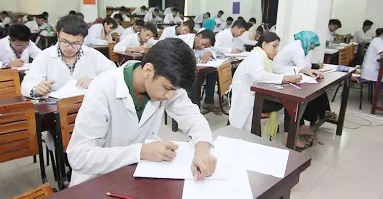 বেসরকারি মেডিকেল কলেজে ভর্তি শুরু, লাখ টাকা জমা বাধ্যতামূলক