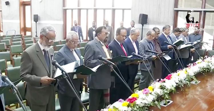 শপথ নিলেন জাতীয় পার্টির নবনির্বাচিত ১১ এমপি