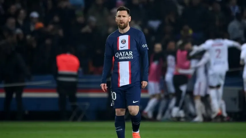 Messi jeered as PSG suffer another home defeat