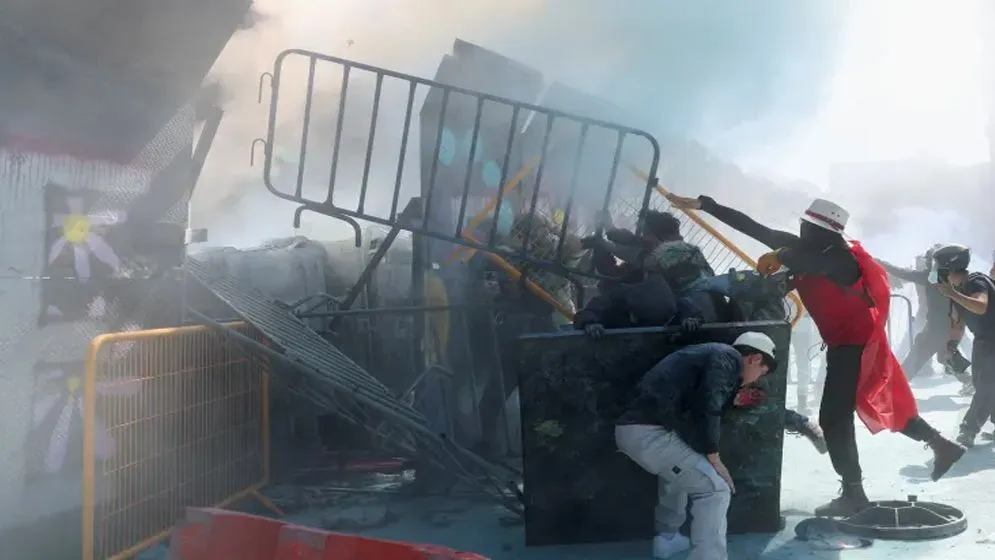 মেক্সিকোতে জেন-জি বিক্ষোভে আহত শতাধিক পুলিশ