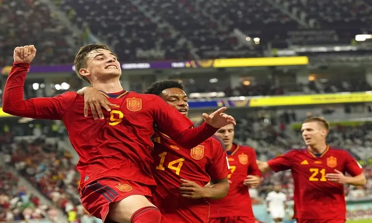 Spain smash seven past Costa Rica