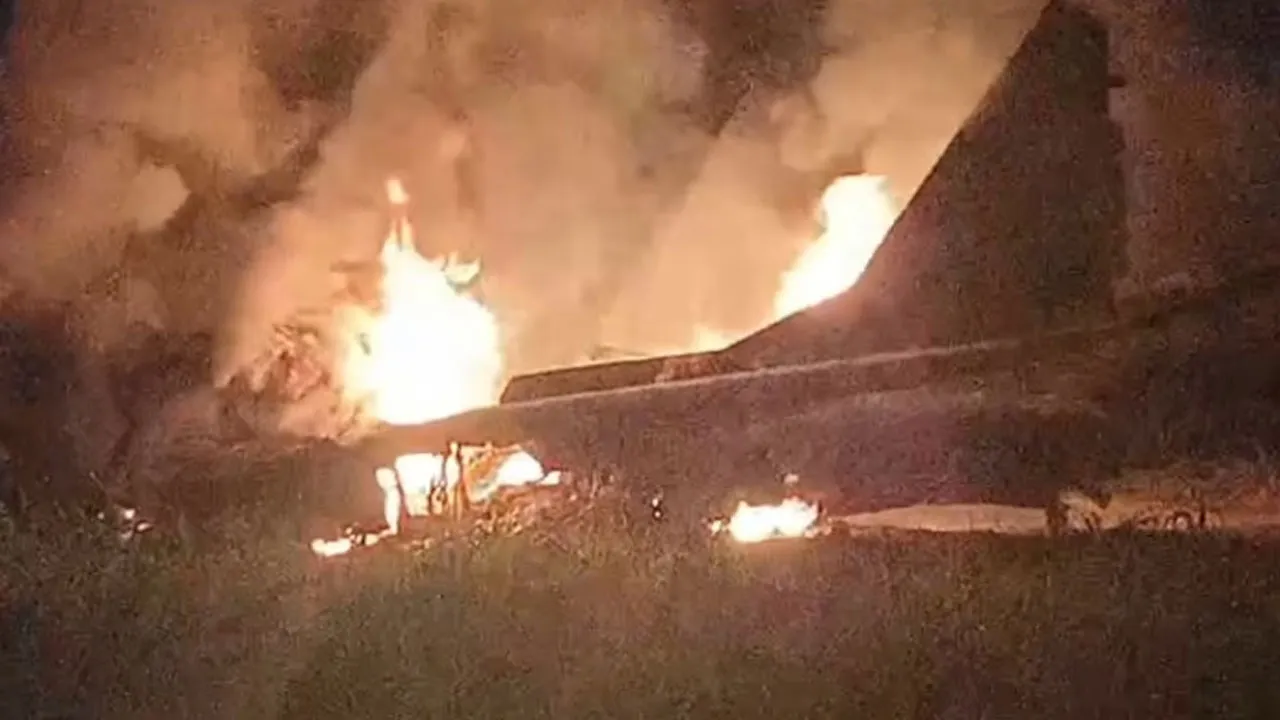 ভারতীয় বিমান বাহিনীর মিগ-২৯ যুদ্ধবিমান বিধ্বস্ত