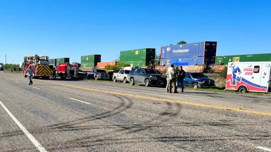 2 migrants suffocate to death aboard Texas train, 10 hospitalised