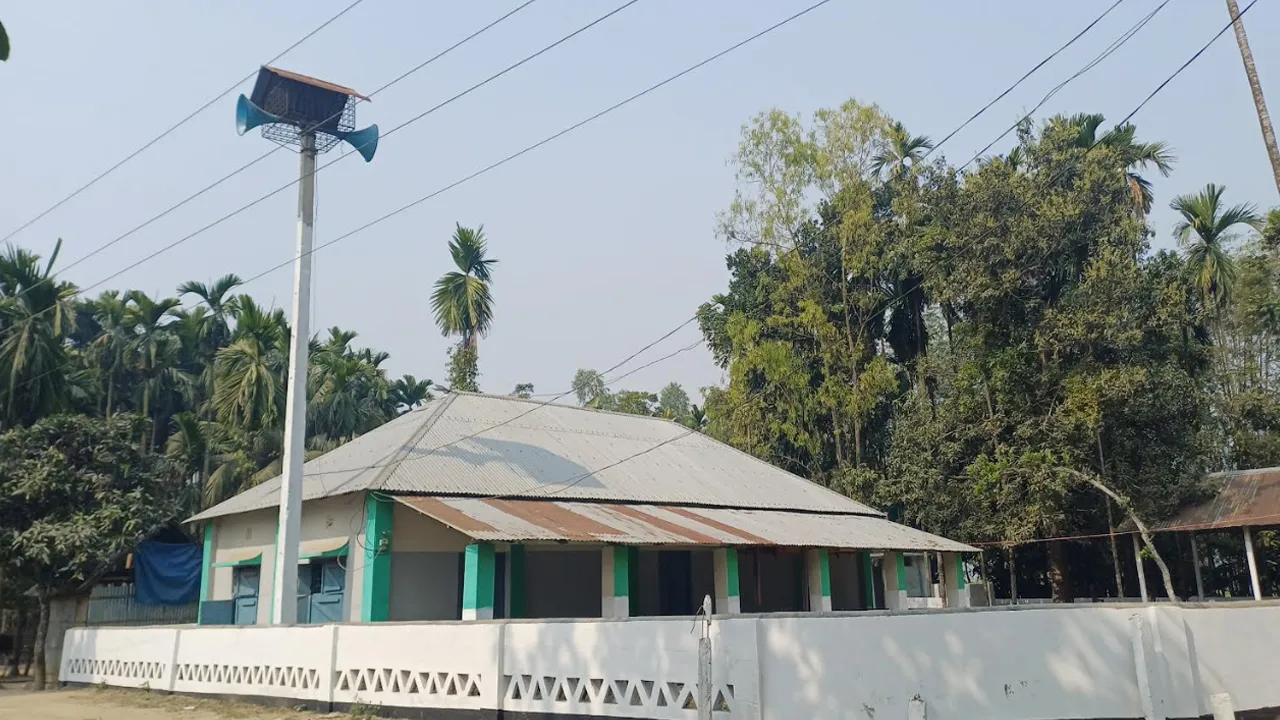 ‘শাপলা কলি’ প্রতীকের পক্ষে কাজ করায় ইমামতি গেল খতিবের