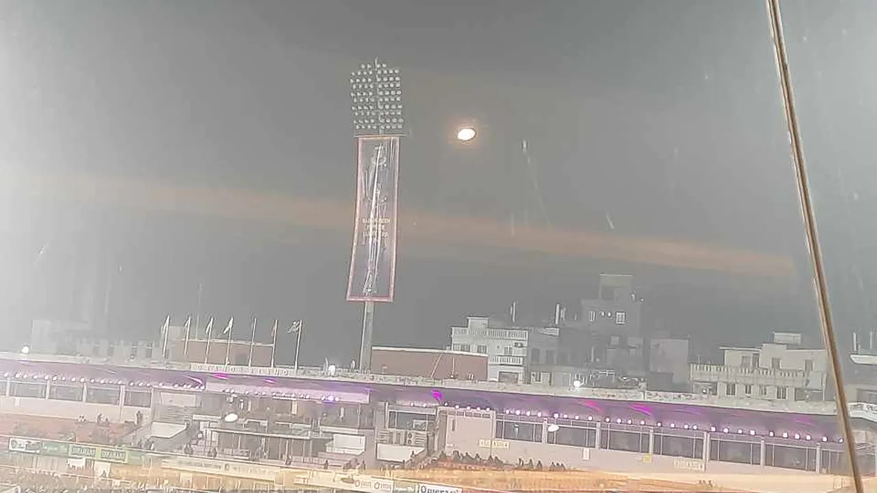 হঠাৎ বন্ধ বিপিএলের ম্যাচ