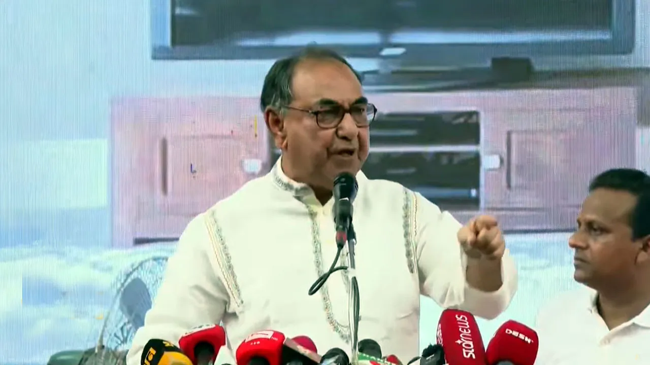 অন্তর্বর্তী সরকারে বেশিরভাগ বিদেশি নাগরিক : মির্জা আব্বাস