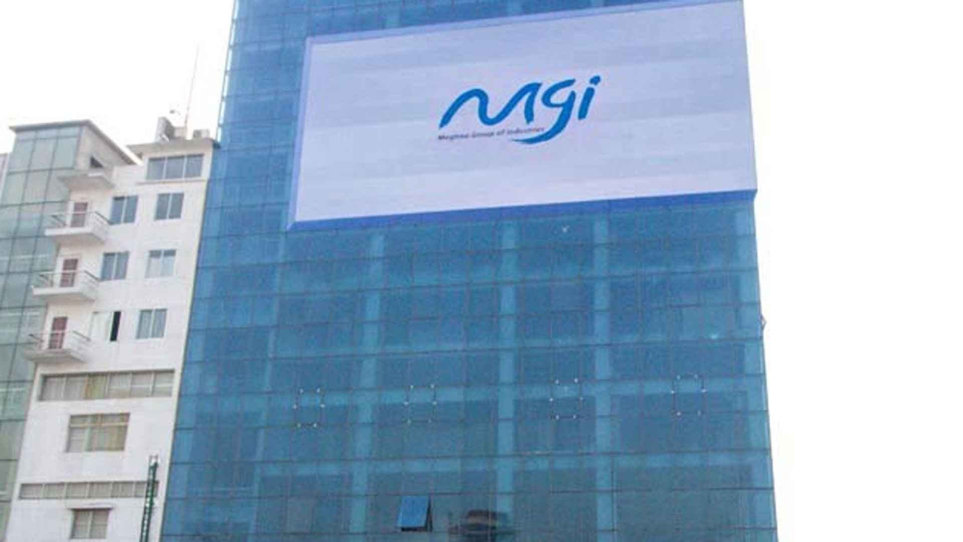মমমম