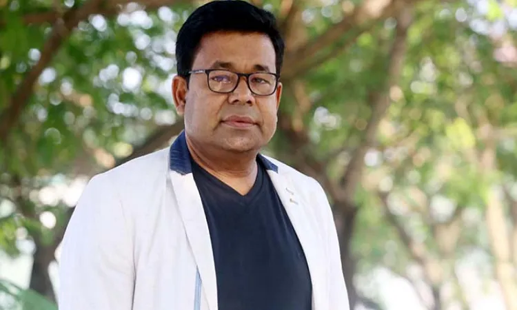 বানভাসিদের পাশে দাঁড়ালেন কণ্ঠশিল্পী মনির খান