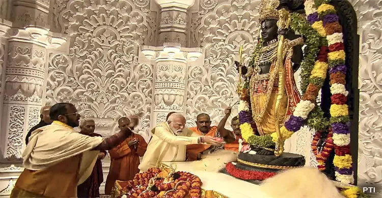 ‘বিতর্কিত’ রাম মন্দির উদ্বোধন, ১১ দিনের উপবাস ভাঙলেন মোদী