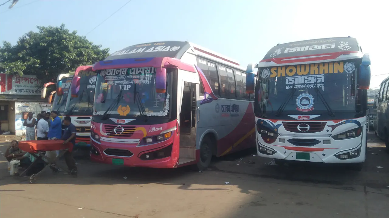 সারি সারি গাড়ি তবুও মানুষ যেতে পারছেন না বাড়ি