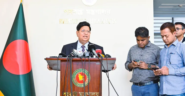 আমেরিকার সরকার বললেই পোশাক রপ্তানি বন্ধ হবে না: পররাষ্ট্রমন্ত্রী