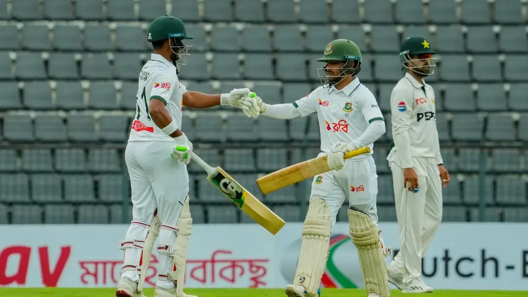 দুই ওপেনারের পর ফিরলেন মুমিনুলও, বিপর্যয়ে বাংলাদেশ