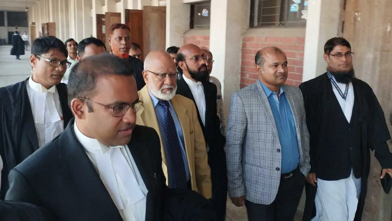 ছেলেসহ খালাস পেলেন বিএনপি নেতা খন্দকার মোশাররফ