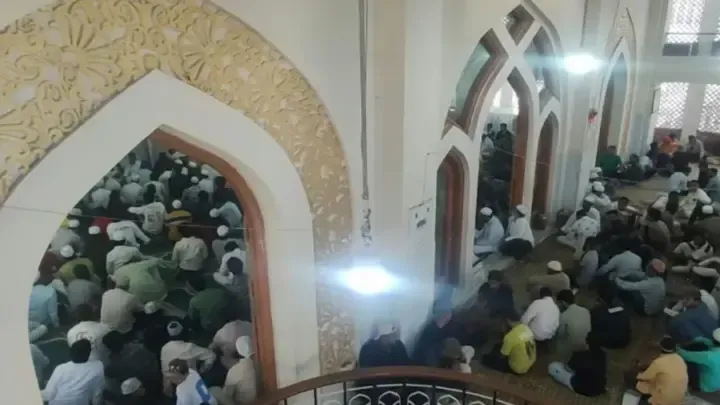 মসজিদ ভাঙতে বুলডোজার ও পুলিশ মোতায়েন, উত্তপ্ত ভারতের মধ্যপ্রদেশ
