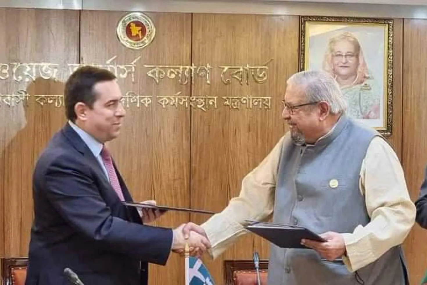 বাংলাদেশ থেকে বছরে ৪ হাজার কর্মী নেবে গ্রিস
